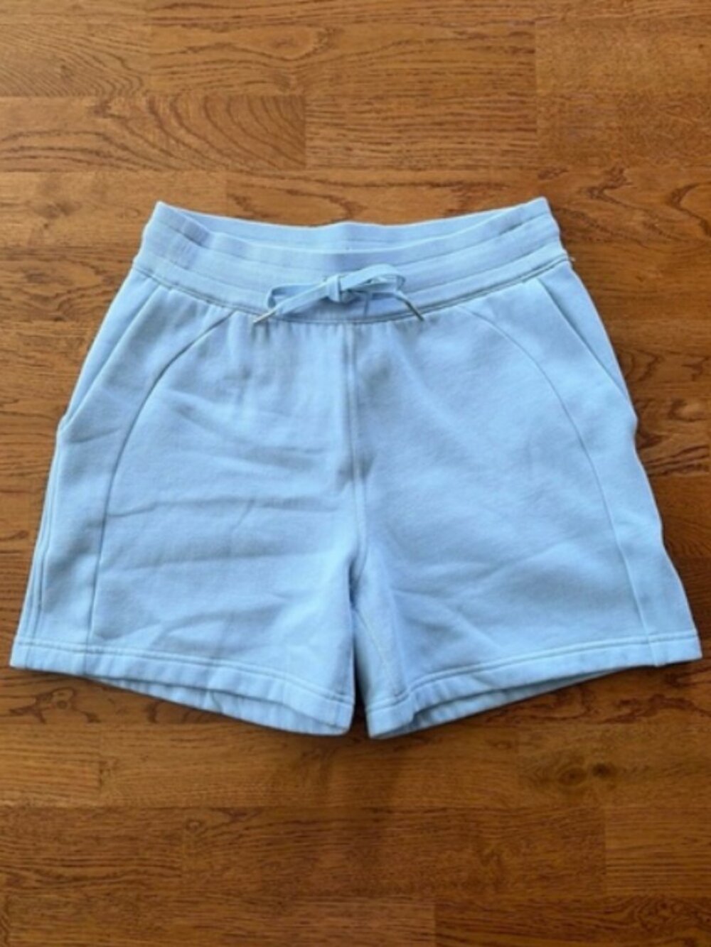 Lululemon Scuba High-Rise Shorts 6 Linen Blue Pockets 5" Drawstring Pockets Soft